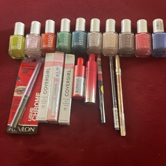 Other - Makeup Bundle NWT